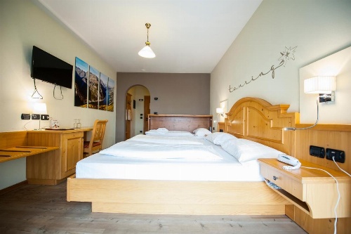Hotel Touring image 15