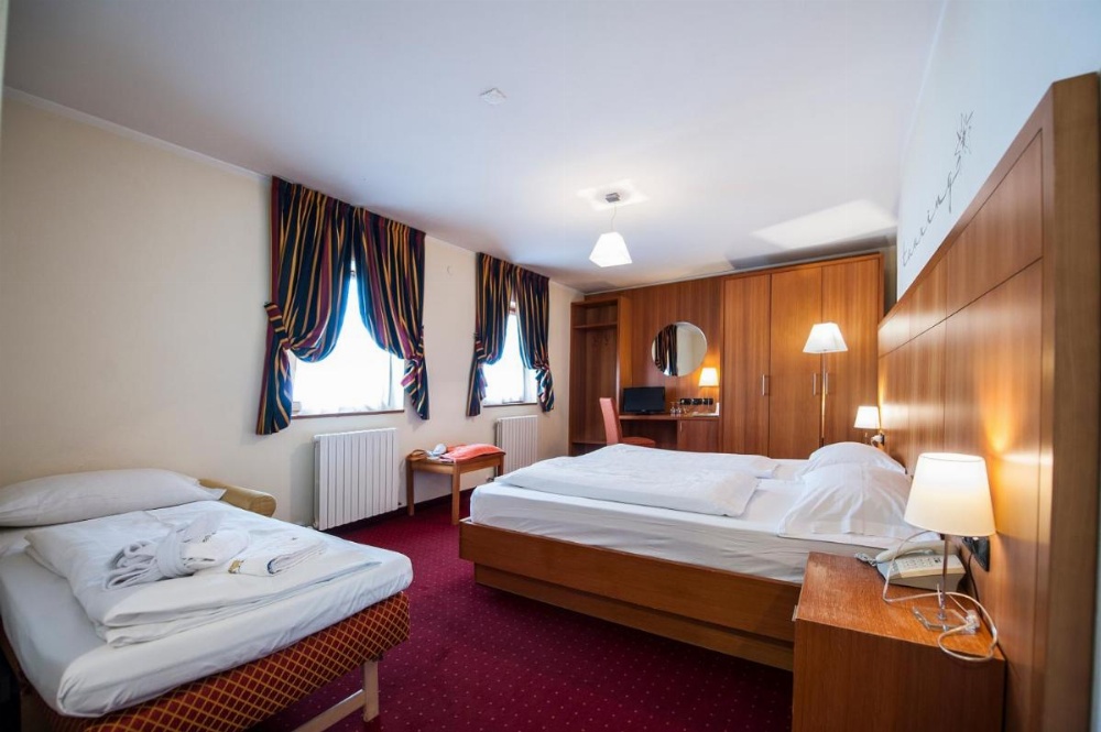 Room image 2
